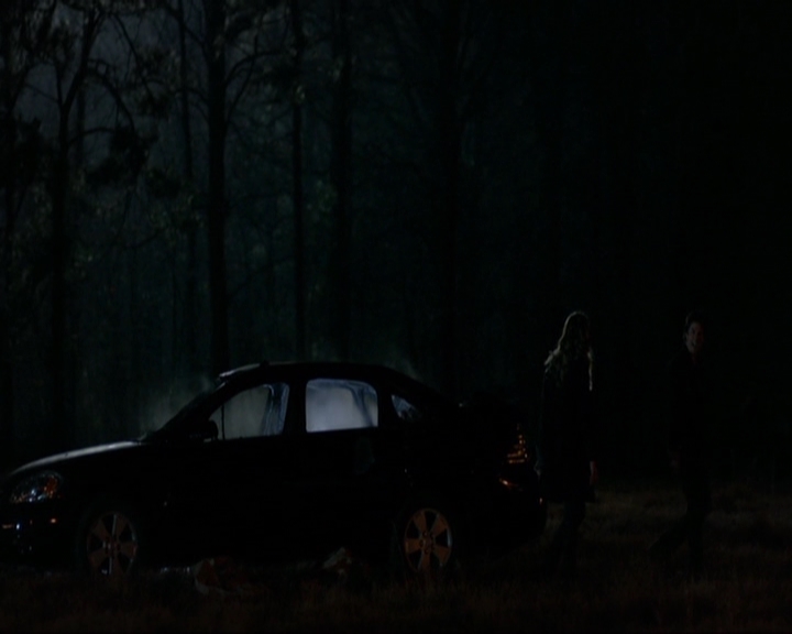 VampireDiariesWorld-dot-nl_7x17IWentToTheWoods0247.jpg