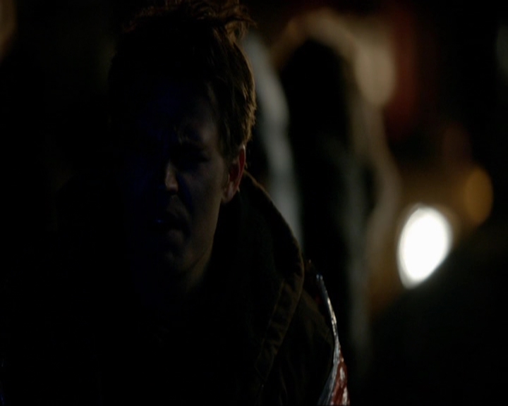 VampireDiariesWorld-dot-nl_7x17IWentToTheWoods0304.jpg