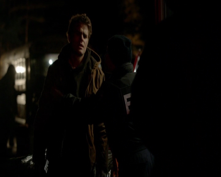 VampireDiariesWorld-dot-nl_7x17IWentToTheWoods0331.jpg