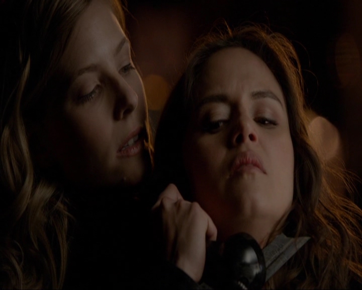 VampireDiariesWorld-dot-nl_7x17IWentToTheWoods0389.jpg