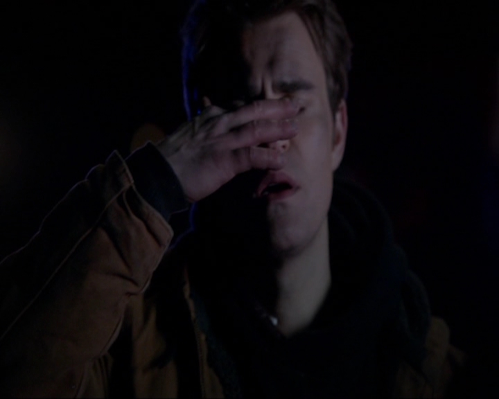 VampireDiariesWorld-dot-nl_7x17IWentToTheWoods0429.jpg