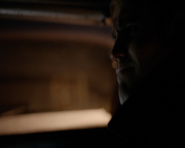 VampireDiariesWorld-dot-nl_7x17IWentToTheWoods0457.jpg