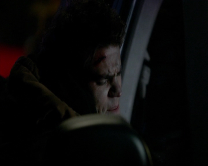 VampireDiariesWorld-dot-nl_7x17IWentToTheWoods0507.jpg