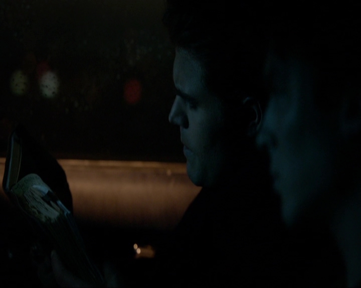 VampireDiariesWorld-dot-nl_7x17IWentToTheWoods0680.jpg