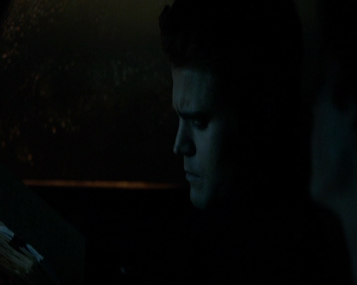 VampireDiariesWorld-dot-nl_7x17IWentToTheWoods0684.jpg