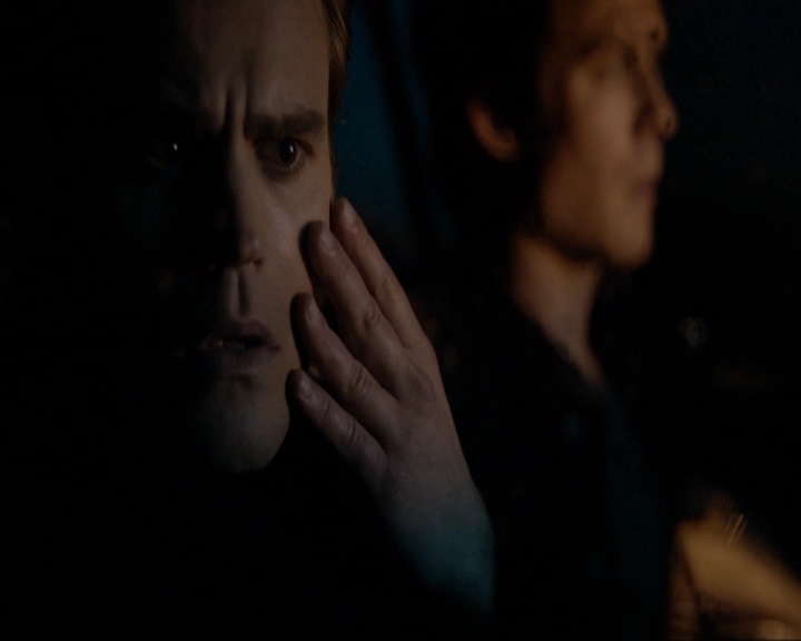 VampireDiariesWorld-dot-nl_7x17IWentToTheWoods0693.jpg