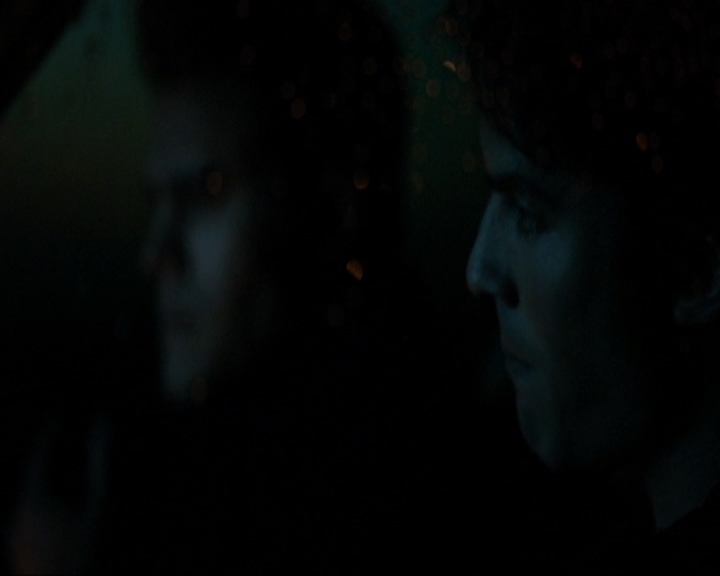 VampireDiariesWorld-dot-nl_7x17IWentToTheWoods0700.jpg