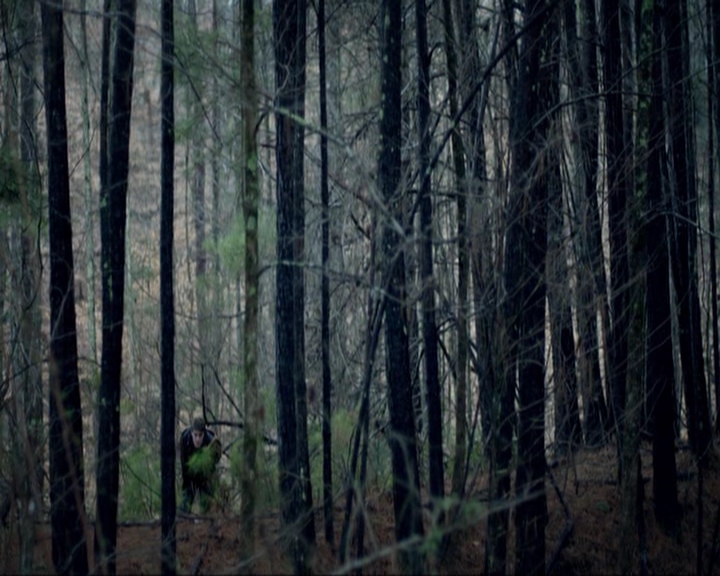 VampireDiariesWorld-dot-nl_7x17IWentToTheWoods0715.jpg