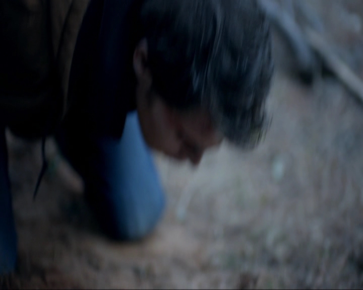 VampireDiariesWorld-dot-nl_7x17IWentToTheWoods0720.jpg