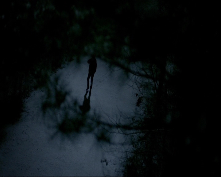 VampireDiariesWorld-dot-nl_7x17IWentToTheWoods2041.jpg