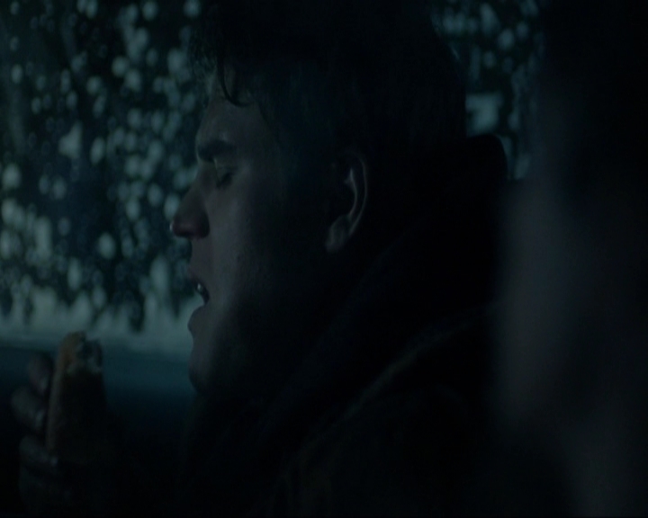 VampireDiariesWorld-dot-nl_7x17IWentToTheWoods2168.jpg