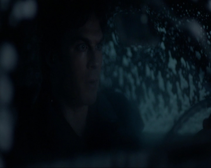 VampireDiariesWorld-dot-nl_7x17IWentToTheWoods2194.jpg