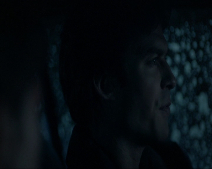 VampireDiariesWorld-dot-nl_7x17IWentToTheWoods2199.jpg