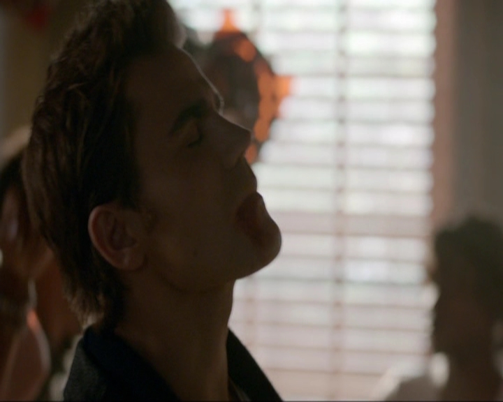 VampireDiariesWorld-dot-nl_7x18OnWayOrAnother0406.jpg