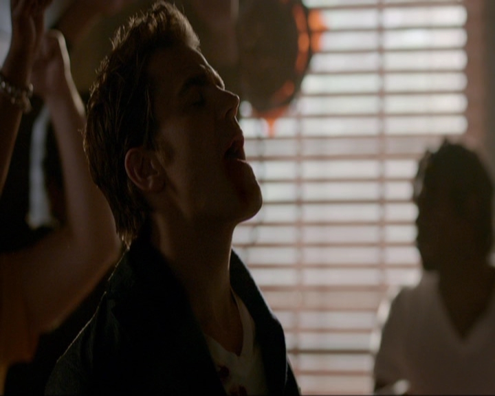 VampireDiariesWorld-dot-nl_7x18OnWayOrAnother0408.jpg