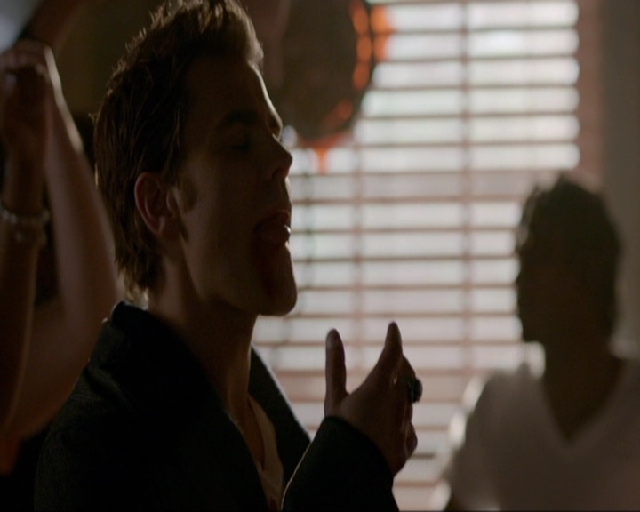 VampireDiariesWorld-dot-nl_7x18OnWayOrAnother0409.jpg