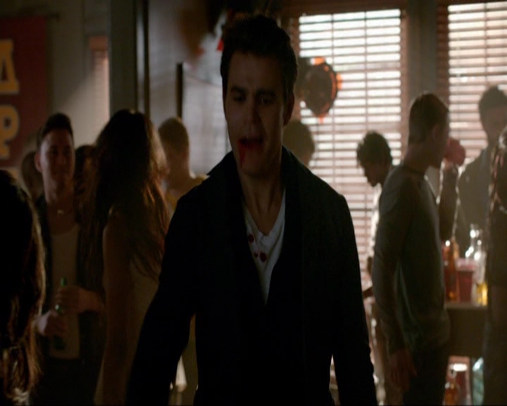 VampireDiariesWorld-dot-nl_7x18OnWayOrAnother0418.jpg