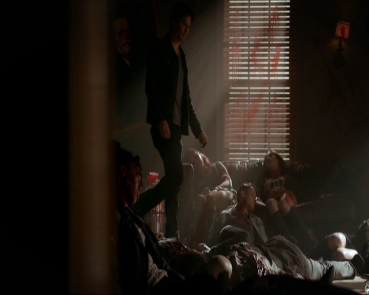 VampireDiariesWorld-dot-nl_7x18OnWayOrAnother1076.jpg