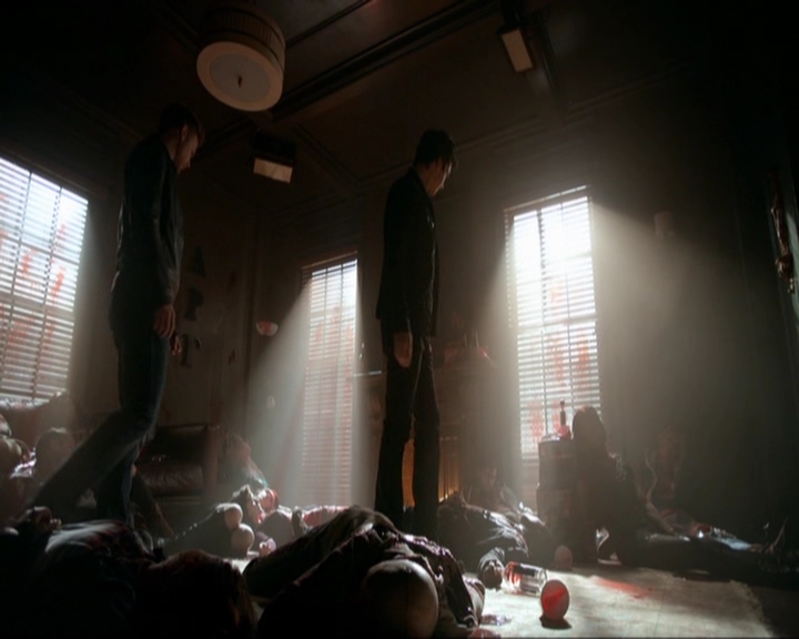 VampireDiariesWorld-dot-nl_7x18OnWayOrAnother1079.jpg