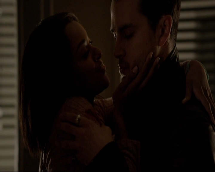 VampireDiariesWorld-dot-nl_7x18OnWayOrAnother2133.jpg