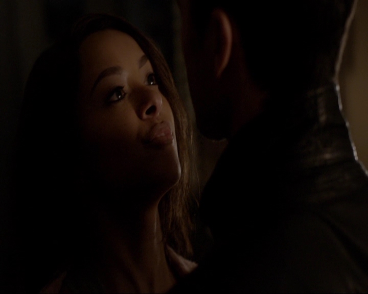 VampireDiariesWorld-dot-nl_7x18OnWayOrAnother2144.jpg