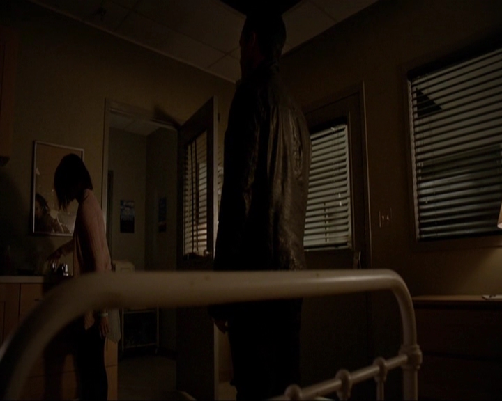 VampireDiariesWorld-dot-nl_7x18OnWayOrAnother2149.jpg