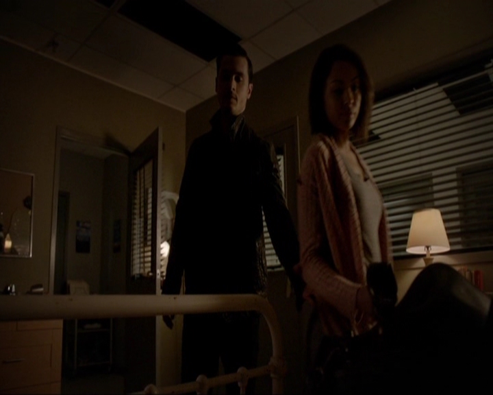 VampireDiariesWorld-dot-nl_7x18OnWayOrAnother2166.jpg