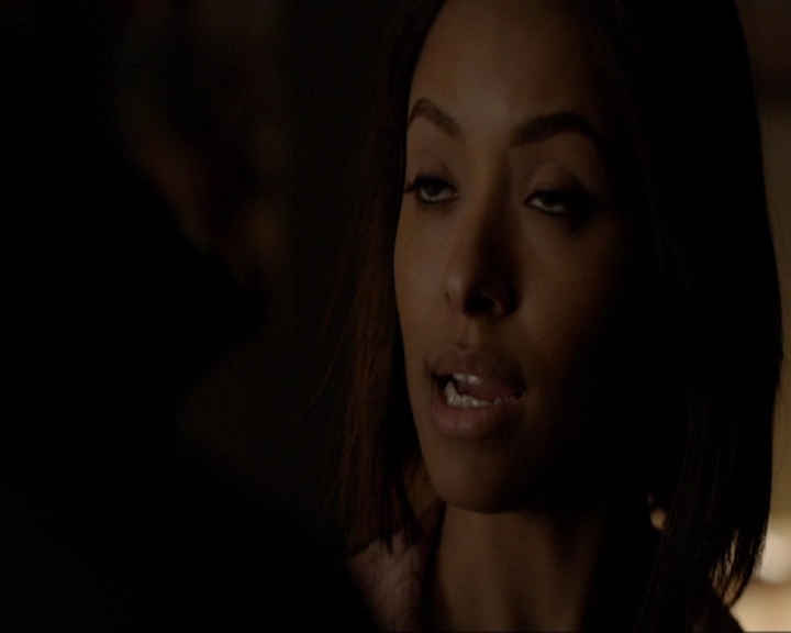 VampireDiariesWorld-dot-nl_7x18OnWayOrAnother2172.jpg