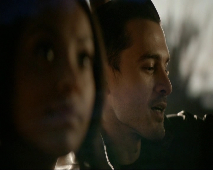 VampireDiariesWorld-dot-nl_7x19SomebodyThatIUsedtoKnow0239.jpg
