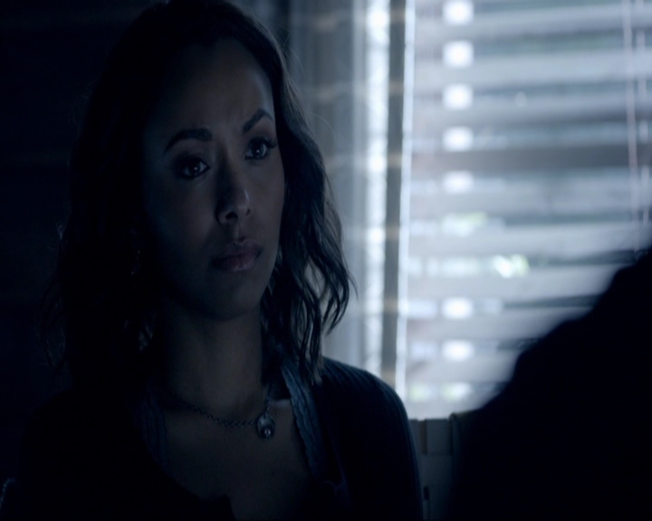 VampireDiariesWorld-dot-nl_7x19SomebodyThatIUsedtoKnow0722.jpg