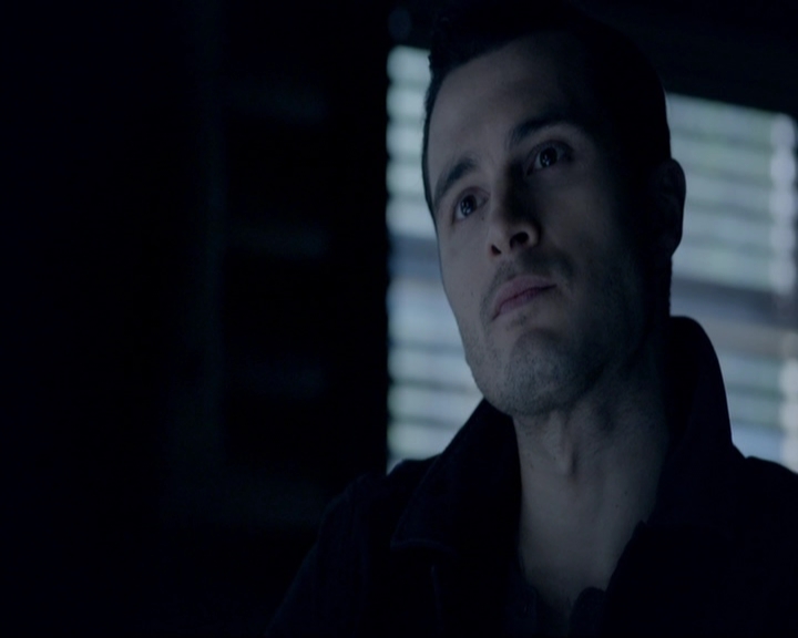 VampireDiariesWorld-dot-nl_7x19SomebodyThatIUsedtoKnow0740.jpg