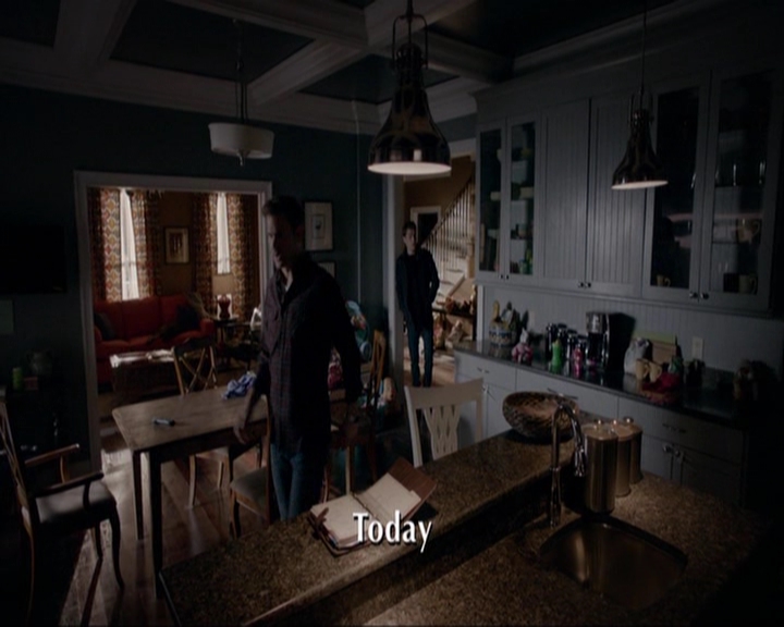 VampireDiariesWorld-dot-nl_7x19SomebodyThatIUsedtoKnow0747.jpg