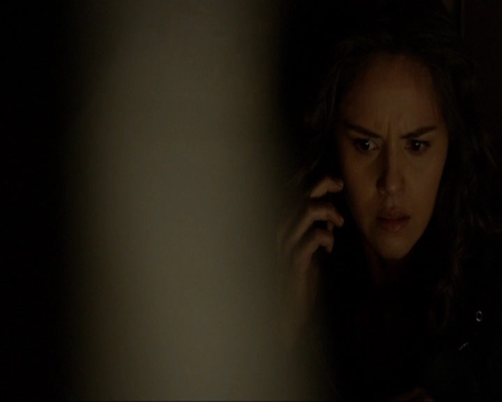 VampireDiariesWorld-dot-nl_7x19SomebodyThatIUsedtoKnow0811.jpg