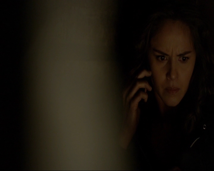 VampireDiariesWorld-dot-nl_7x19SomebodyThatIUsedtoKnow0812.jpg