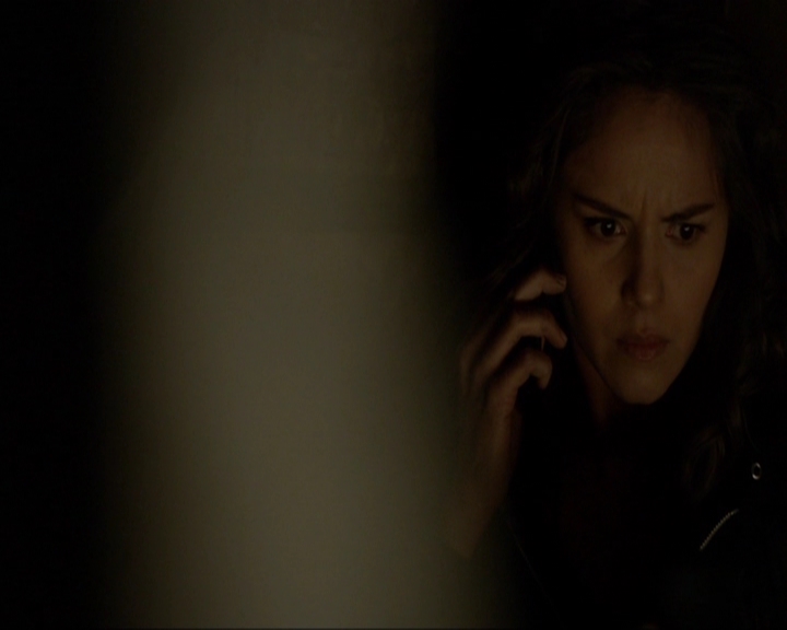 VampireDiariesWorld-dot-nl_7x19SomebodyThatIUsedtoKnow0813.jpg