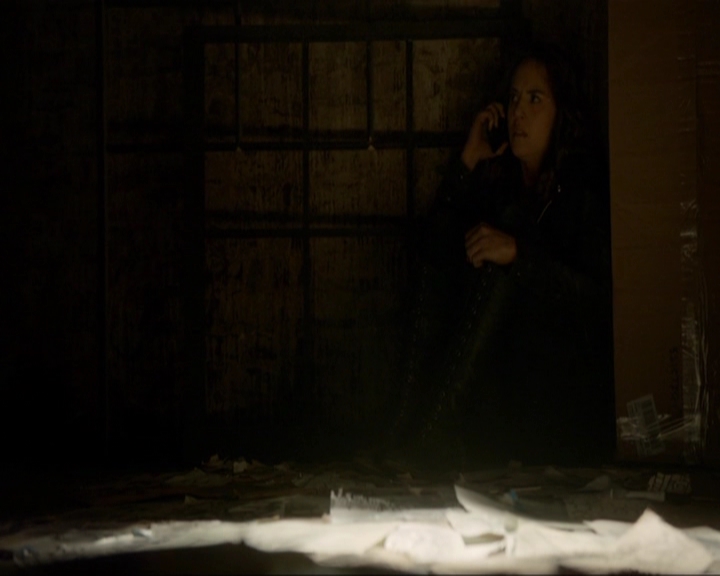 VampireDiariesWorld-dot-nl_7x19SomebodyThatIUsedtoKnow0823.jpg