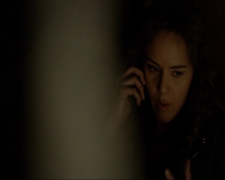 VampireDiariesWorld-dot-nl_7x19SomebodyThatIUsedtoKnow0829.jpg