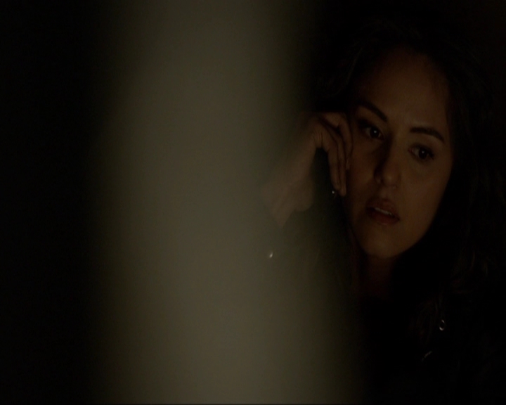 VampireDiariesWorld-dot-nl_7x19SomebodyThatIUsedtoKnow0871.jpg