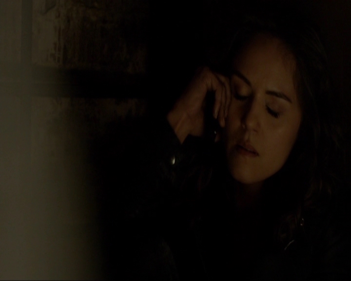 VampireDiariesWorld-dot-nl_7x19SomebodyThatIUsedtoKnow0877.jpg