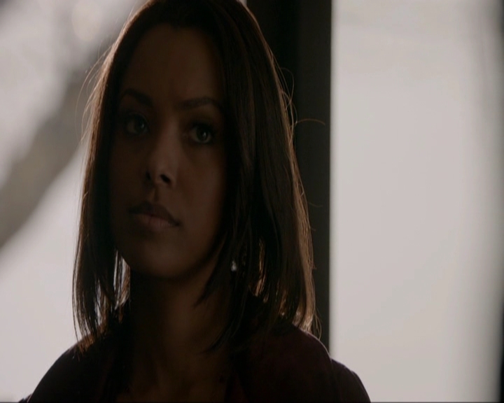 VampireDiariesWorld-dot-nl_7x19SomebodyThatIUsedtoKnow0942.jpg