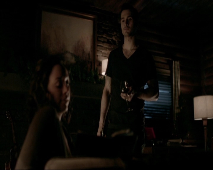 VampireDiariesWorld-dot-nl_7x19SomebodyThatIUsedtoKnow0962.jpg