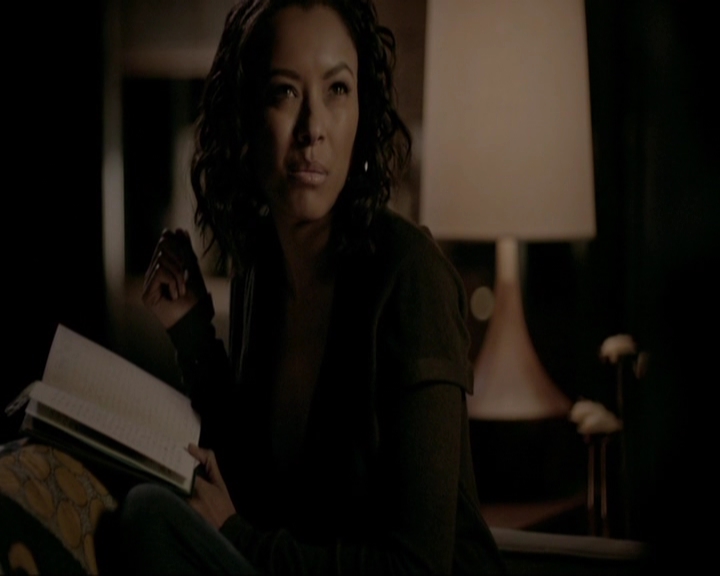 VampireDiariesWorld-dot-nl_7x19SomebodyThatIUsedtoKnow0971.jpg