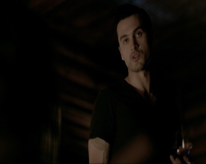 VampireDiariesWorld-dot-nl_7x19SomebodyThatIUsedtoKnow0973.jpg