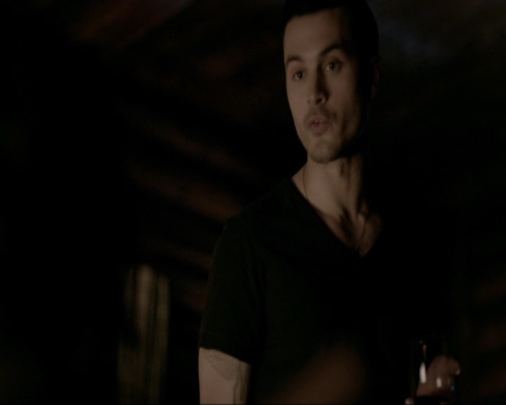 VampireDiariesWorld-dot-nl_7x19SomebodyThatIUsedtoKnow0974.jpg