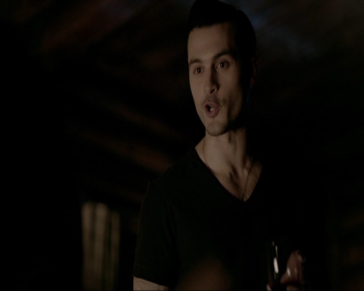 VampireDiariesWorld-dot-nl_7x19SomebodyThatIUsedtoKnow0975.jpg