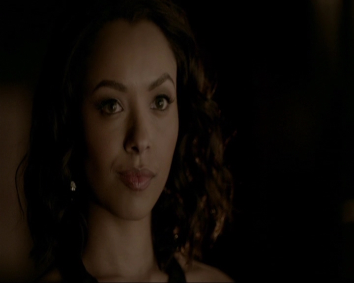 VampireDiariesWorld-dot-nl_7x19SomebodyThatIUsedtoKnow0994.jpg