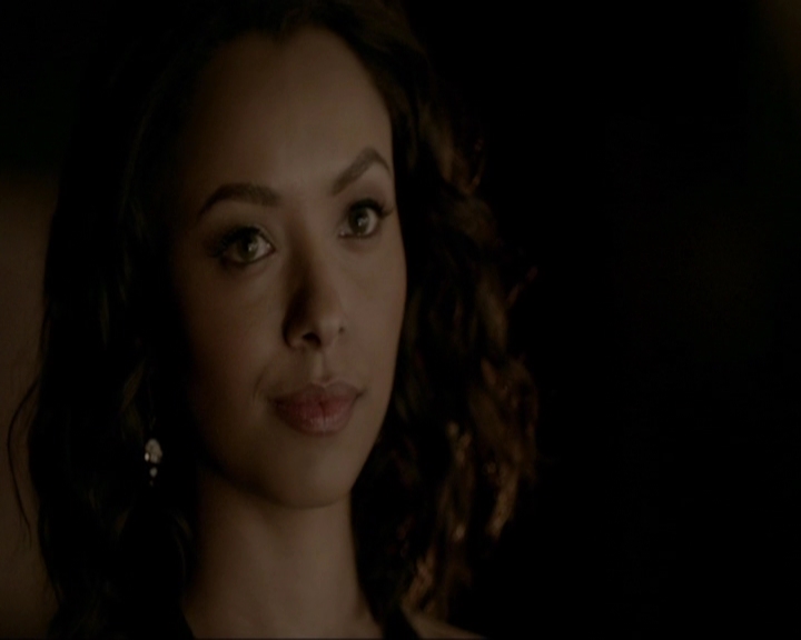 VampireDiariesWorld-dot-nl_7x19SomebodyThatIUsedtoKnow0995.jpg