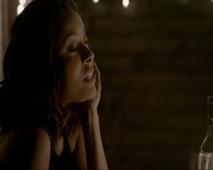 VampireDiariesWorld-dot-nl_7x19SomebodyThatIUsedtoKnow1002.jpg