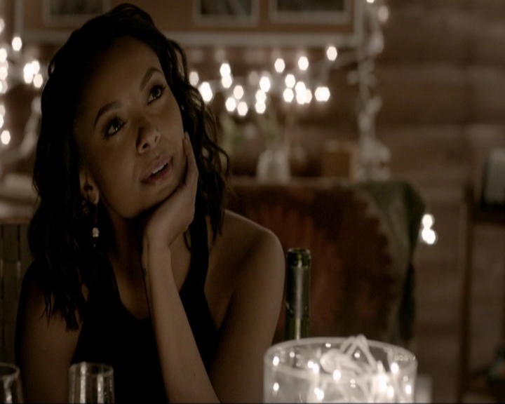 VampireDiariesWorld-dot-nl_7x19SomebodyThatIUsedtoKnow1020.jpg