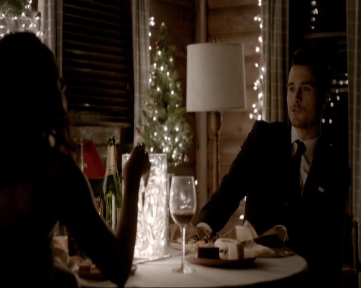 VampireDiariesWorld-dot-nl_7x19SomebodyThatIUsedtoKnow1042.jpg